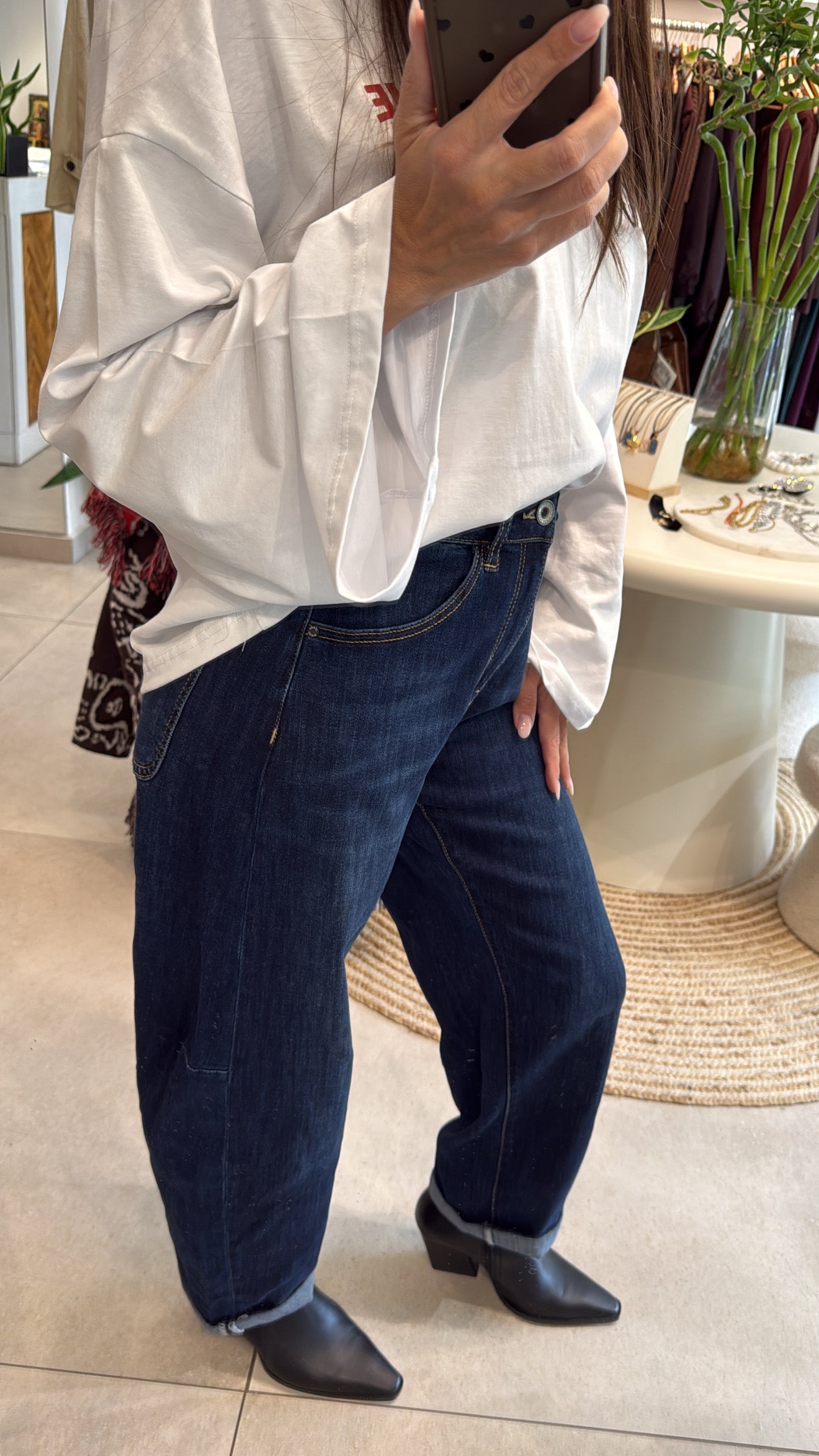 DARK BLUE HIGH-WAISTED STRAIGHT JEANS