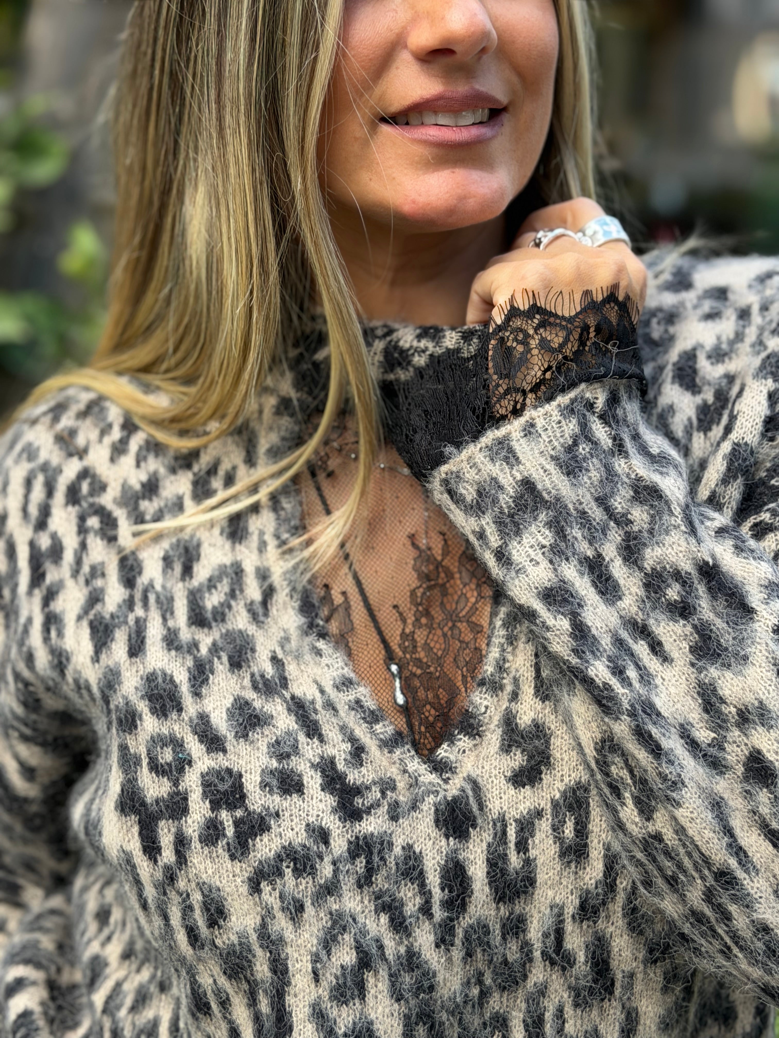 LEOPARD LACE DETAIL KNITTED SWEATER