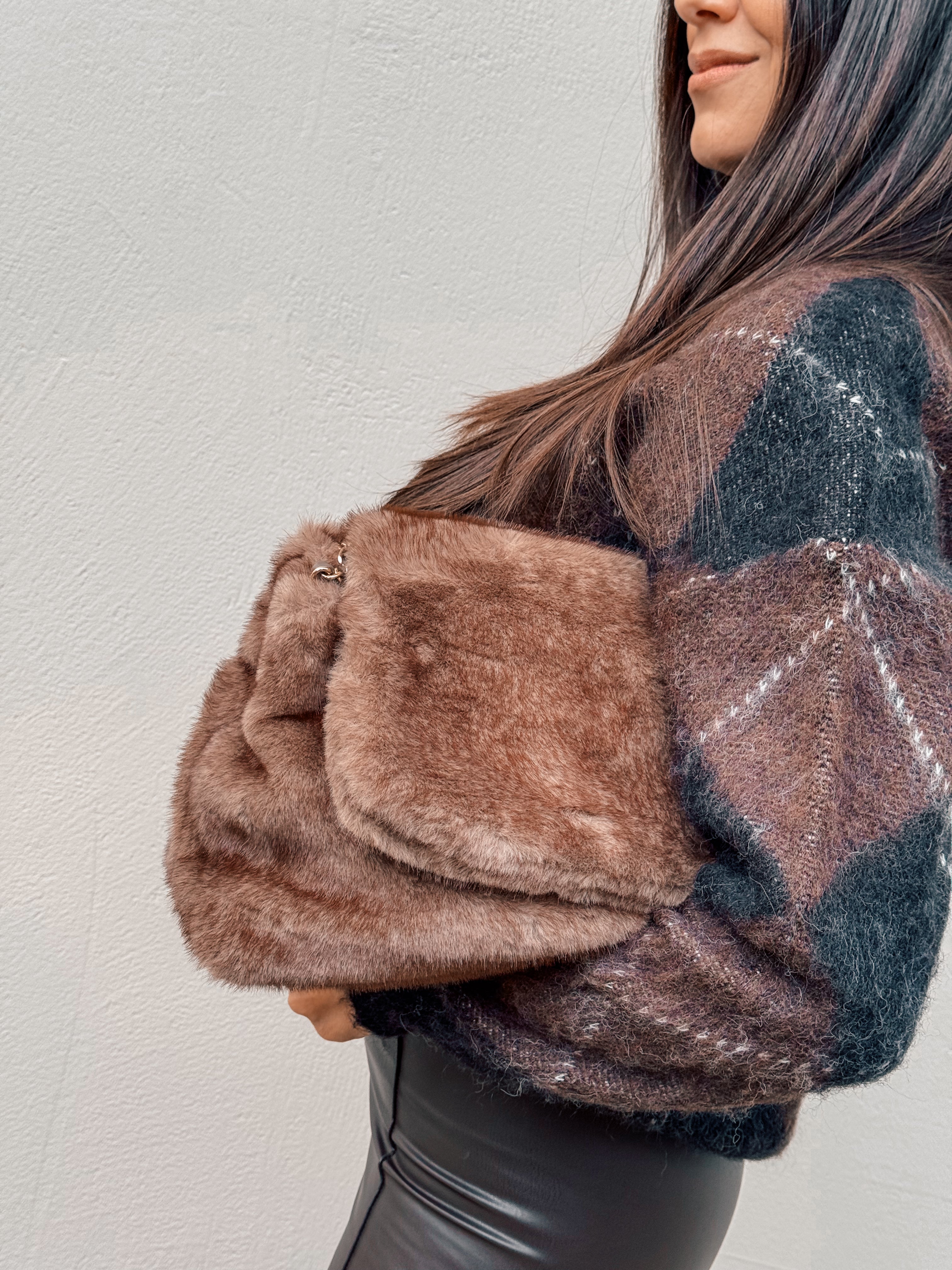 FAUX FUR CLUTCH BAG